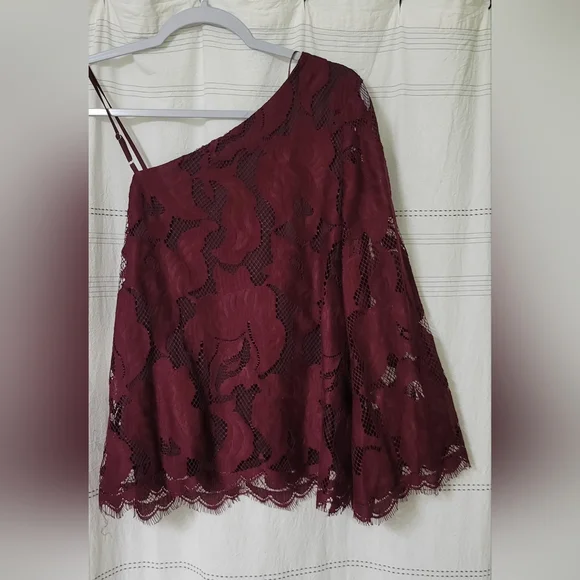1.State Womens Lace One Shoulder Blouse  - Burgundy NWT SIZE S - Picture 3 of 12